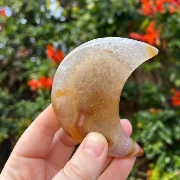 Carnelian Moon Art Home Decoration Quartz Crystal Natural Stone Rock - Picture 12 of 13